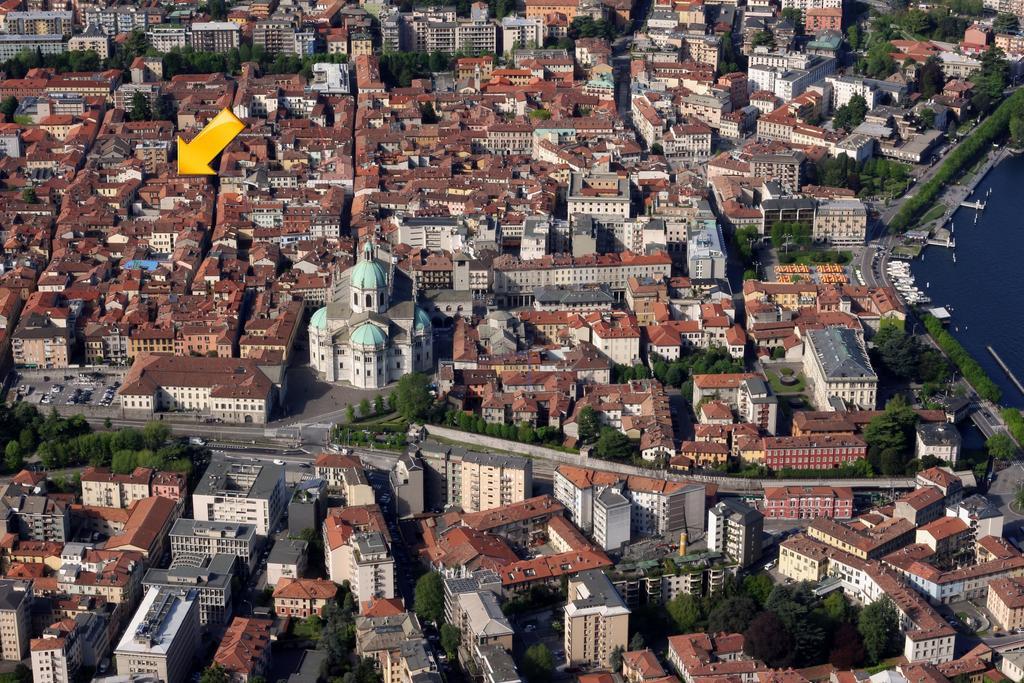Ancient Courtyard Bonanomi In Como Historic Centre Экстерьер фото